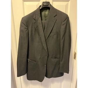 Gwynn’s grey suit (40L)
